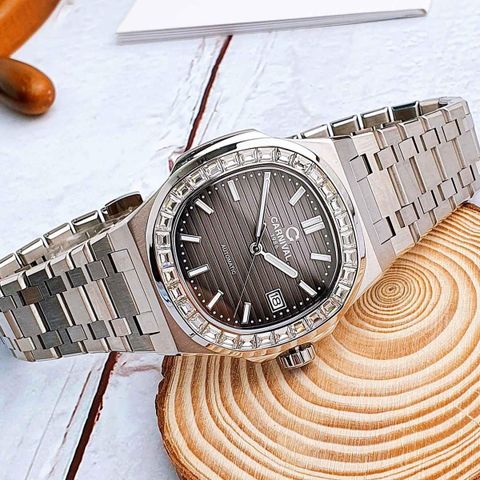  Đồng hồ Carnival 8108G-VT-N 
