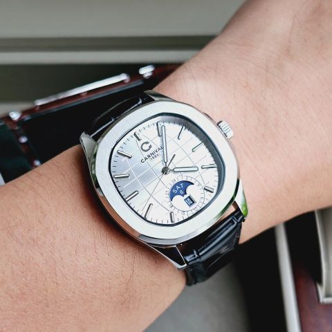  Đồng hồ Carnival 8113G-VT-DD-T 