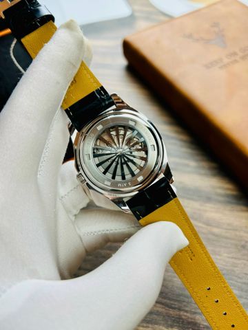  Đồng hồ Carnival 8113G-VT-DD-XL 