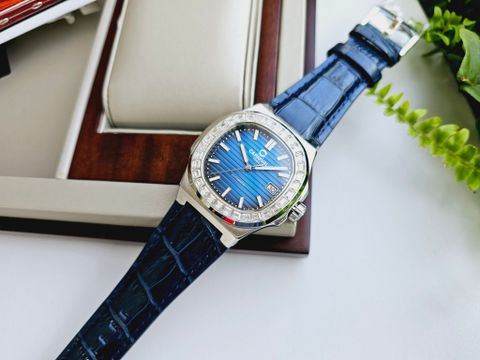  Đồng hồ Carnival 8108G-VT-DD-X 