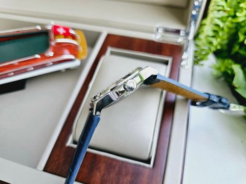  Đồng hồ Carnival 8108G-VT-DD-X 