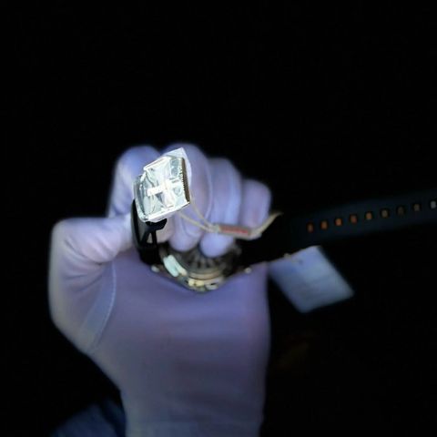  Đồng hồ Carnival 8113G2-VT-DCS-D 