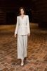 Suits: Set đồ áo Blazer trắng + quần suông chuyên nghiệp, thanh lịch