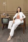  Set Suits bao gồm áo Blazer linen lụa tay lỡ, 1 khuy và quần ống xuông trắng khóa sau 