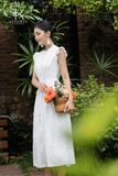  K202 Đầm linen cổ tàu, dáng xòe A, cổ tàu tay thêu ren 