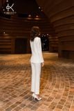  K450 - Bộ Suit trắng cổ điển, form ôm và quần trắng ống vảy tôn lên vóc dáng người phụ nữ quyền lực 