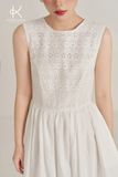  K478 Đầm linen sát nách suông trắng, thêu ren ở ngực - NEW ARRIVALS 