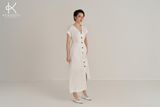  Đầm linen trắng dài cài khuy gỗ dừa tự nhiên cổ V tay gấp gấu | K482 