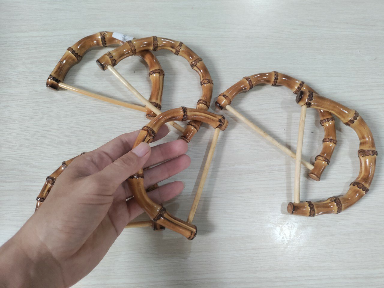 Tay cầm túi hình bán nguyệt - Làm bằng trúc thật hàng thủ công mỹ nghệ - Kích thước 11x8cm - Độ dày 1.7cm