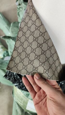 Da PVC/PU JT Chữ Gucci Màu Nâu Đậm Khổ 1.4m Dày 1.1mm  Làm Giày Dép Ba Lô Túi Xách Chống Thấm Nước Chống Xước Tốt Dòng Trung Cao Cấp - Màu nâu