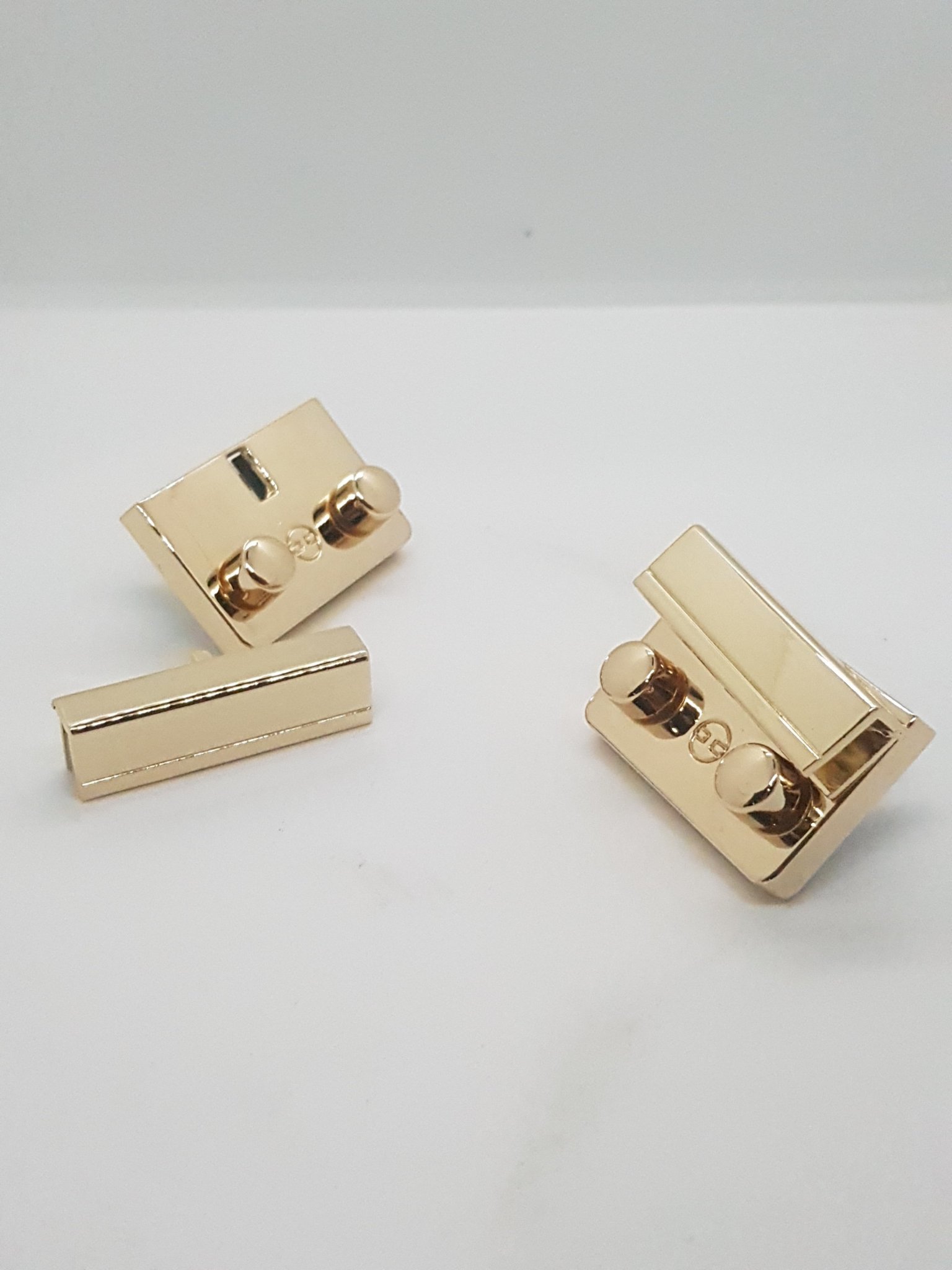 Mặt Khóa Túi Xách/Khóa Túi Xách/Phụ Kiện Khóa Kim Loại Cho Túi/Mặt Khóa Clutch/Khóa Cài/handbag Twist Lock/Mặt Khóa JR Chữ Nhật Có 2 Nút Tròn Kích Thước 45x30mm Nặng 53g Hợp Kim Không Gỉ Bóng Đẹp Phân Khúc Cao Cấp Phụ Kiện Làm Túi - Màu Vàng 18K