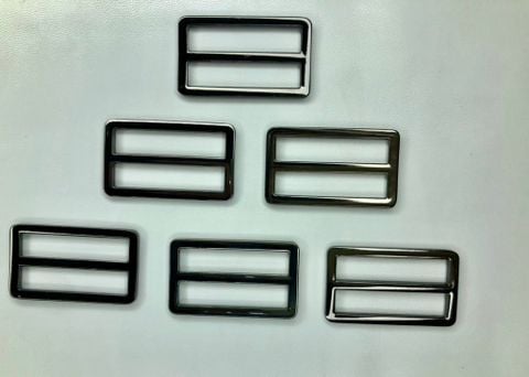 Khoen Tăng giảm/Khoen Chỉnh dây/Tăng giảm/Cầu ngang Tri-Glide Slide For Bag Straps, Rifle Slings, DogCollars/Adjustable Slide Buckles FS Hình chữ nhật dẹt Lọt lòng 38mm Trọng lượng 10g bóng đẹp Phụ kiện làm balo túi xách Phân khúc Trung cấp - Màu Hun đen