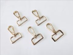 Móc Càng Cua/Móc Chó/Móc Quai Túi/Móc Túi/Móc chó càng cua/Móc chó bấm/Móc xích Metal Bolt Snaps – For Dog Leashes, Bag Straps, Crafts Đuôi hình chữ D FS Lọt lòng 25mm Phụ kiện làm balo túi xách Phân khúc Trung cấp - Màu Vàng 18K