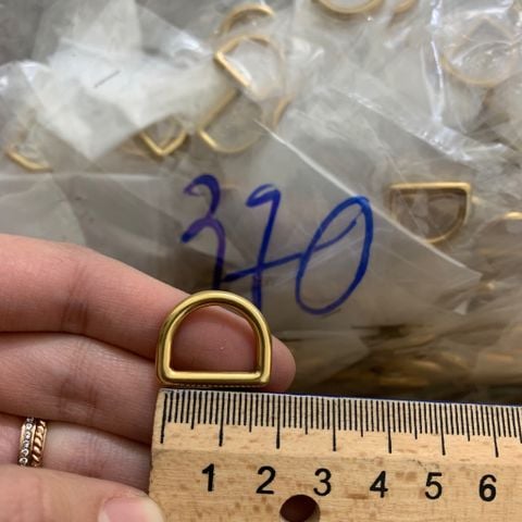 Khoen/Dring/Oring/Khoen Dring D-ring DIY handbag wallet/rectangle ring XN Hình bán nguyệt Lọt lòng 15mm Có chữ MarcJacob Phụ kiện làm balo túi xách - Màu Vàng 18K
