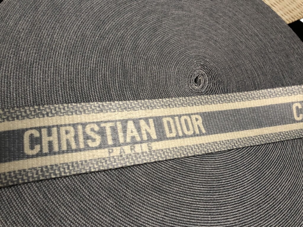 Dây Đai Dior Màu Ghi Trắng 38mm dệt xương cá bóng đẹp dùng làm giày dép túi xách phụ kiện thú cưng phụ kiện phòng tập thể thao