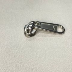 Đầu Khóa Kéo/Đầu khóa/Đầu kéo khóa/Đầu Củ Khóa Dây Kéo/Củ Khóa Kèm Tayy/Óc Tay Khóa TKK Răng 5 Nhựa Tay Khóa YKK Loại Tay Số 5 Có Chữ Dày Dặn Trọng Lượng 5g  Phụ Kiện Làm Ba Lô Túi Xách Phân Khúc Phổ Thông - Màu Trắng