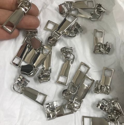 Đầu Khóa Kéo/Đầu khóa/Đầu kéo khóa/Đầu Củ Khóa Dây Kéo/Củ Khóa Kèm Tay/Óc Tay Khóa FS Răng 5 Kim Loại Mạ Thường Phụ Kiện Làm Ba Lô Túi Xách Phân Khúc Phổ Thông - Màu Trắng