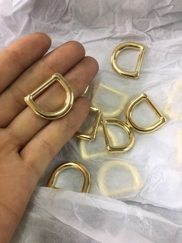 Khoen/D Ring - FS Hình bán nguyệt khắc chữ LV Lọt lòng 18mm Phụ kiện làm balo túi xách Phân khúc Trung cấp - Màu Vàng 18K