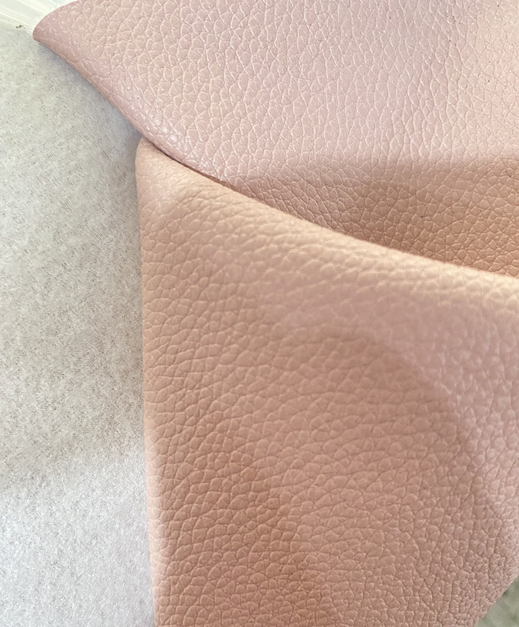 Da PVC/PU Vân Hạt YN09 Dày 0.8mm Mềm Dẻo Làm Giày Dép Ba Lô Túi Xách Chống Thấm Nước Chống Xước Tốt