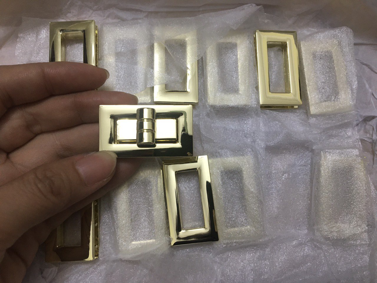 Mặt Khóa Túi Xách/Khóa Túi Xách/Khóa Túi/Phụ Kiện Khóa Kim Loại Cho Túi/Mặt Khóa Cặp-Túi-Clutch/Khóa Cài Handbag Turn Locks/ handbag Twist Lock/Mặt Khóa Chữ Nhật FS Kích Thước 30mm Hợp Kim Không Gỉ Mạ Bóng Đẹp Phụ Kiện Làm Túi Xách