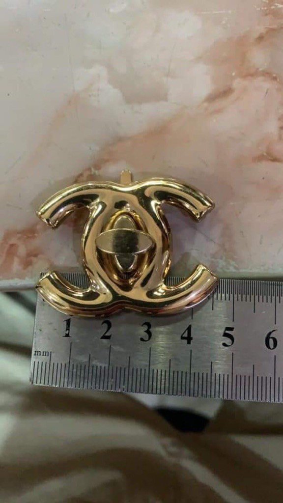 Mặt Khóa Túi Xách/Khóa Túi Xách/Khóa Túi/Phụ Kiện Khóa Kim Loại Cho Túi/Mặt Khóa Cặp-Túi-Clutch/Khóa Cài/handbag Twist Lock/Mặt Khóa Chanel Kích Thước 35x45mm Hợp Kim Không Gỉ Mạ Bóng Đẹp Phụ Kiện Làm Túi Xách Phân Khúc Cao Cấp - Màu Vàng Đồng