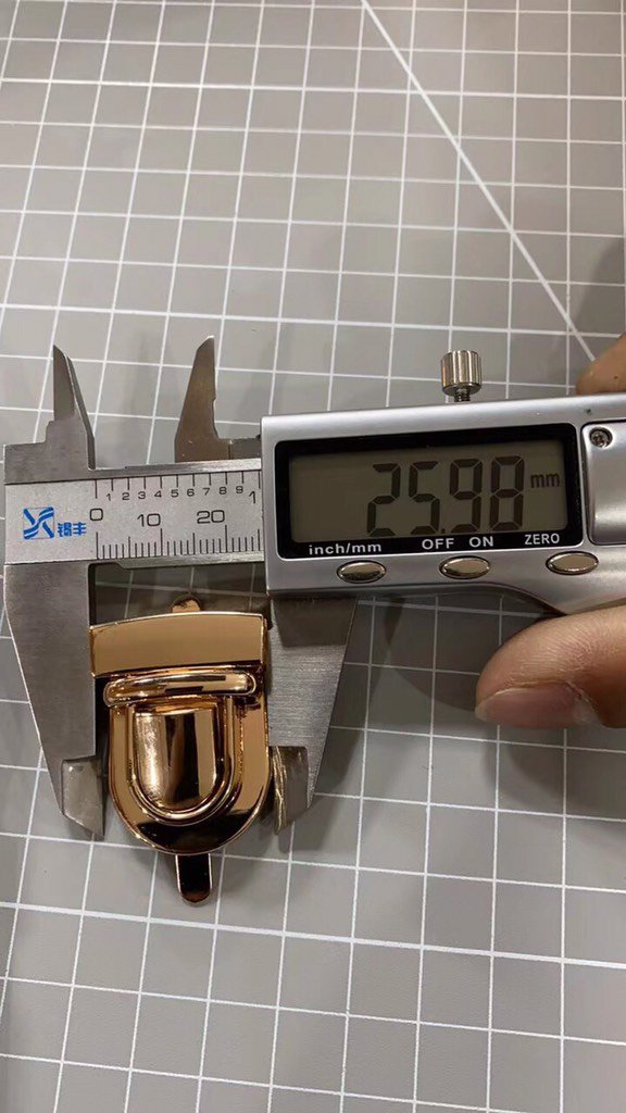 Mặt Khóa Túi Xách/Khóa Túi Xách/Khóa Túi/Phụ Kiện Khóa Kim Loại Cho Túi/Mặt Khóa Cặp-Túi-Clutch/Khóa Cài/handbag Twist Lock/Mặt Khoá Cài FS Kích Thước 26x35mm Mạ Bóng Đẹp Hợp Kim Không Gỉ Phụ Kiện Làm Túi Xách - Màu Vàng