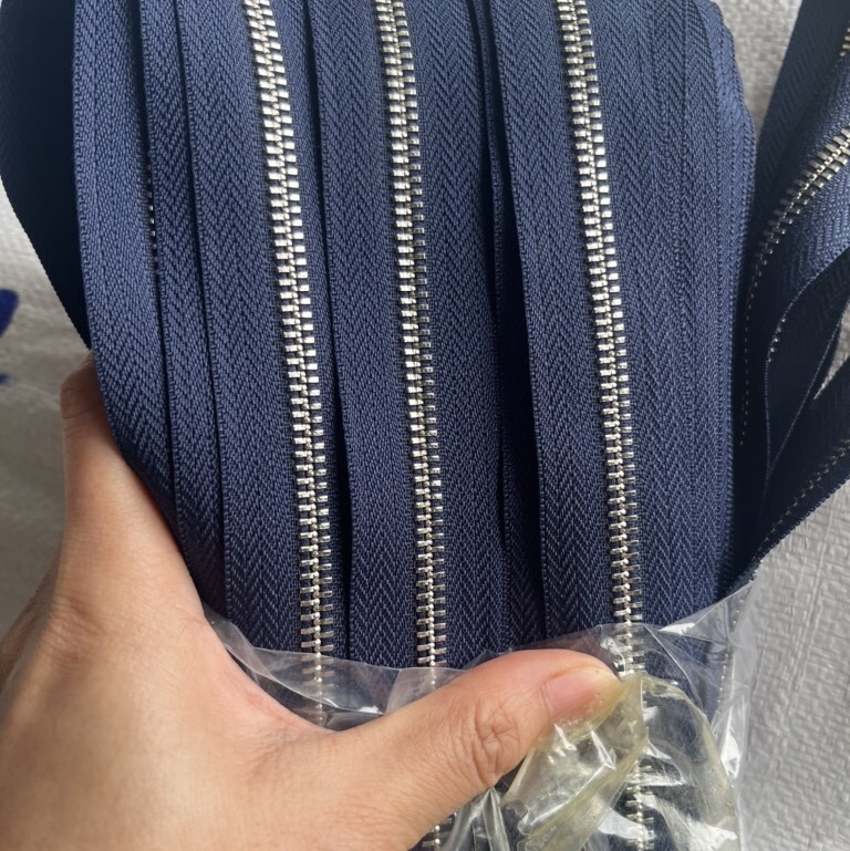 Dây Khóa Kéo/Dây Kéo Khóa Túi/Khóa Kéo Kim loại/Dây Kéo/Zipper/ Zipper Pullers Slider For Leather Bags Wallet Màu Xanh Than (G330) SH Răng 5 Kim Loại Bản 32mm Hợp Kim Không Gỉ Kéo Hai Chiều Phụ Kiện Làm Ba Lô Túi Xách Hàng Trung Cao Cấp - Răng Trắng