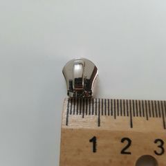 Đầu Khóa Kéo/Đầu khóa/Đầu kéo khóa/Đầu Củ Khóa Dây Kéo/Củ Khóa/Óc Khóa FS Tự Động Răng Số 5 Hợp Kim Không Gỉ Mạ Bóng Đẹp Phụ Kiện Làm Ba Lô Túi Xách Phân Khúc Trung Cao Cấp - Màu Trắng