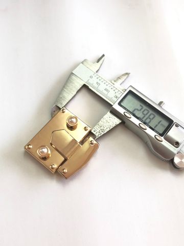 Mặt Khóa Túi Xách/Khóa Túi Xách/Khóa Túi/Phụ Kiện Khóa Kim Loại Cho Túi/Mặt Khóa Cặp-Túi-Clutch/Khóa Cài/handbag Twist Lock/Mặt Khóa FS 2 Nút Ngọc Trai Kích Thước 45mm Mạ Bóng Đẹp Hợp Kim Không Gỉ Phụ Kiện Làm Túi Xách Hàng Cao Cấp - Màu Vàng