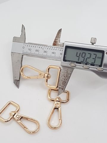Móc Càng Cua/Móc Chó/Móc Quai Túi/Móc Túi/Móc chó càng cua/Móc chó bấm/Móc xích Metal Bolt Snaps – For Dog Leashes, Bag Straps, Crafts FS Đuôi chữ D lòng 20mm Trọng lượng 10g Phụ kiện làm balo túi xách Phân khúc Trung cấp - Màu Vàng 18K