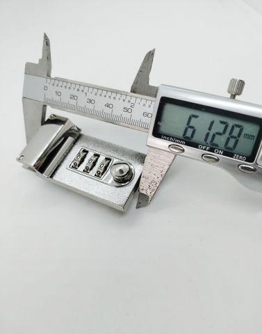 Mặt Khóa Túi Xách/Khóa Túi Xách/Khóa Túi/Phụ Kiện Khóa Kim Loại Cho Túi/Mặt Khóa Cặp-Túi-Clutch/Khóa Cài/handbag Twist Lock/Mặt Khóa Mật Mã XX Ba Hàng Số Kích Thước 61X34mm Mạ Bóng Đẹp Hợp Kim Không Gỉ Phụ Kiện Làm Túi Xách Hàng Cao Cấp - Màu Bạc