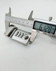 Mặt Khóa Túi Xách/Khóa Túi Xách/Khóa Túi/Phụ Kiện Khóa Kim Loại Cho Túi/Mặt Khóa Cặp-Túi-Clutch/Khóa Cài/handbag Twist Lock/Mặt Khóa Mật Mã XX Ba Hàng Số Kích Thước 61X34mm Mạ Bóng Đẹp Hợp Kim Không Gỉ Phụ Kiện Làm Túi Xách Hàng Cao Cấp - Màu Bạc