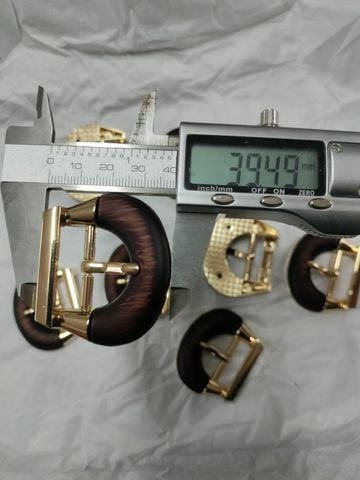 Mặt Khóa Túi Xách/Khóa Túi Xách/Khóa Túi/Phụ Kiện Khóa Kim Loại Cho Túi/Mặt Khóa Cặp-Túi-Clutch/Khóa Cài Handbag Turn Locks/ handbag Twist Lock/Mặt Khóa Kim FS Vân Gỗ Kích Thước 48x40mm Mạ Bóng Đẹp Hợp Kim Không Gỉ Phụ Kiện Làm Túi Xách - Màu Vàng