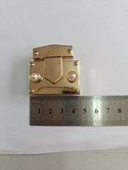 Mặt Khóa Túi Xách/Khóa Túi Xách/Khóa Túi/Phụ Kiện Khóa Kim Loại Cho Túi/Mặt Khóa Cặp-Túi-Clutch/Khóa Cài Handbag Turn Locks/ handbag Twist Lock/Mặt Khóa Hình Chữ Nhật FS Có Nút Ngọc Trai Mạ Bóng Đẹp Hợp Kim Không Gỉ Phụ Kiện Túi Xách Nữ - Màu Vàng