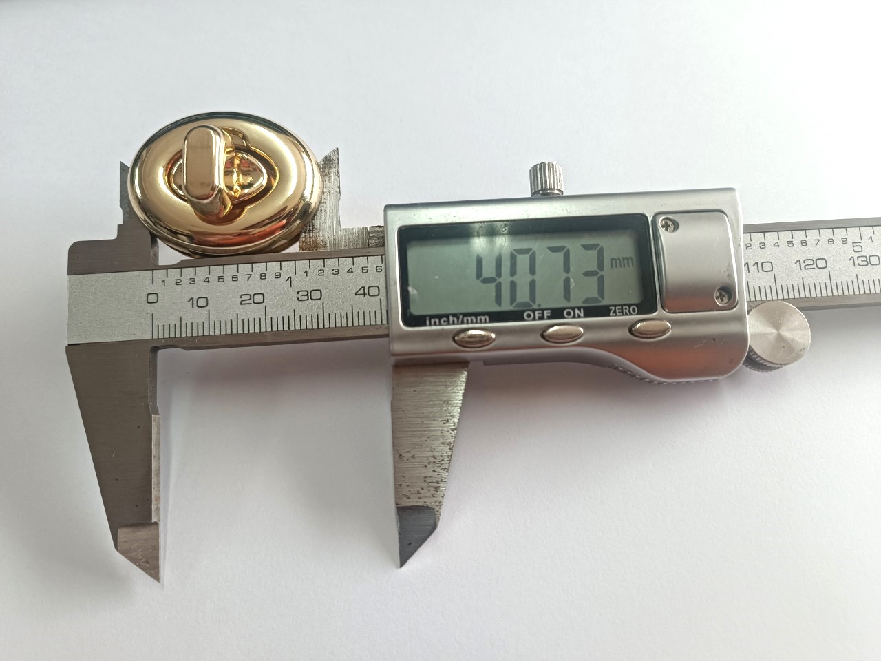 Mặt Khóa Túi Xách/Khóa Túi Xách/Khóa Túi/Phụ Kiện Khóa Kim Loại Cho Túi/Mặt Khóa Cặp-Túi-Clutch/Khóa Cài Handbag Turn Locks/ handbag Twist Lock/Mặt Khóa Trứng Fs 30Mm- Hàng Đẹp- Màu Vàng 18K