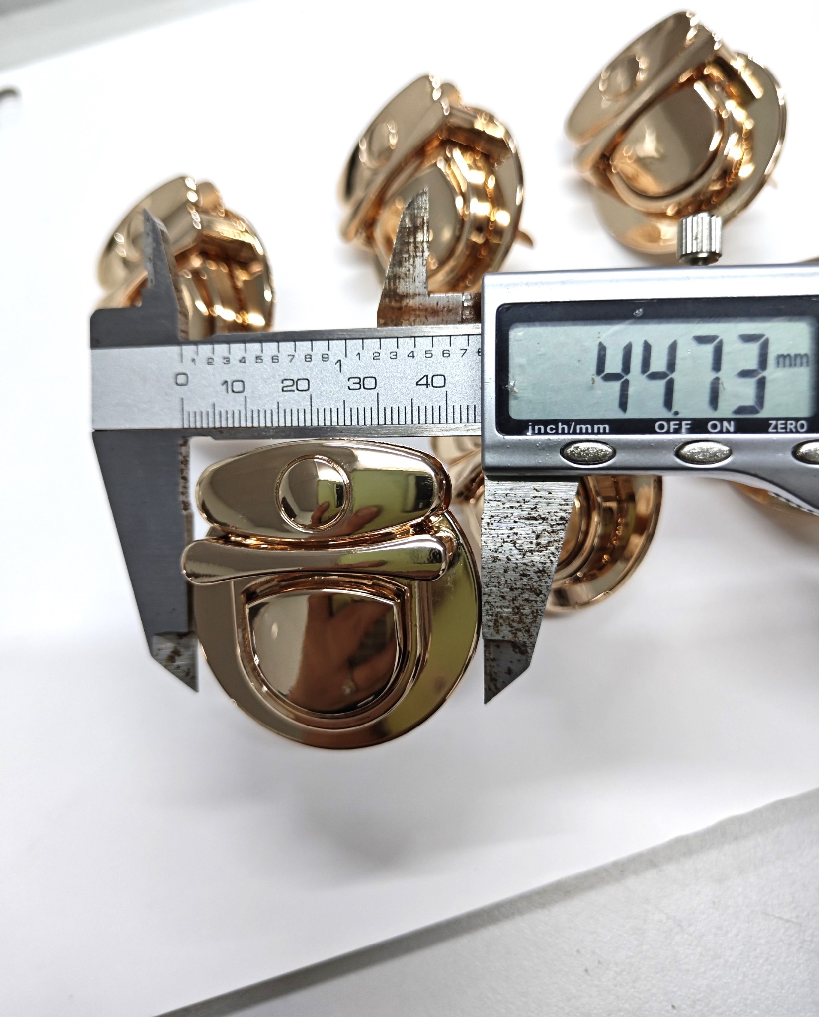 Mặt Khóa Túi Xách/Khóa Túi Xách/Phụ Kiện Khóa Kim Loại Cho Túi/Mặt Khóa Cặp-Túi-Clutch/Khóa Cài/handbag Twist Lock/Mặt Khóa Cài JR Kích Thước 45x50mm Trọng Lượng 40g Hợp Kim Không Gỉ Bóng Đẹp Phụ Kiện Làm Túi Xách Phân Khúc Trung Cấp - Màu Vàng 18K