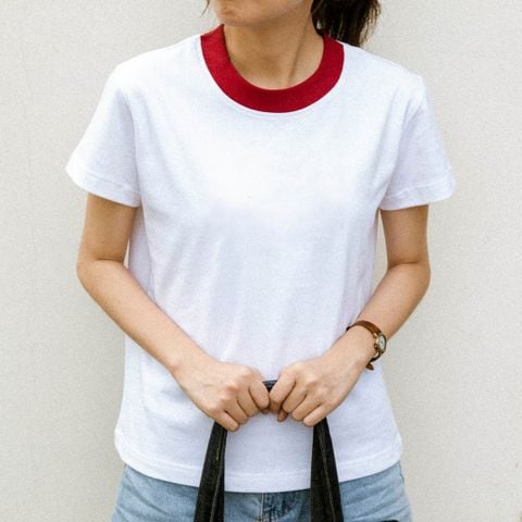  Basic Tee Trắng Cổ Đỏ 