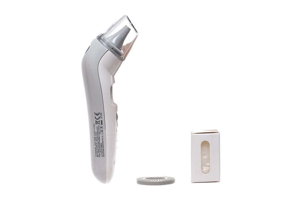  Nhiệt kế điện tử đo tai Omron TH839S 