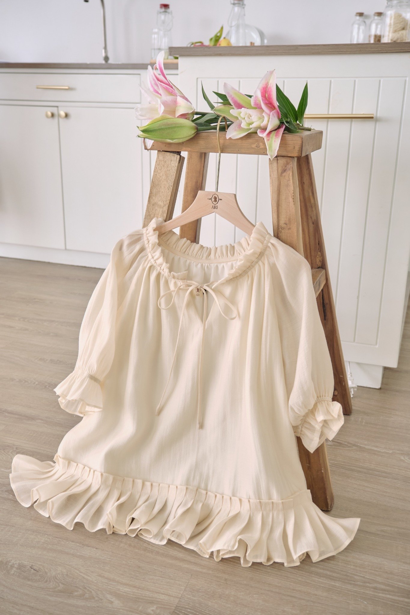  LUCIA BLOUSE - CREAMY 