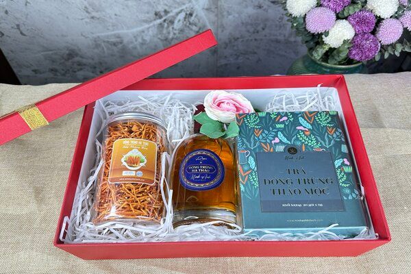  Hộp quà đông trùng hạ thảo 