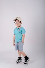 Áo Thun Cổ Bẻ Bo Sọc Thêu Chữ T Bé Trai