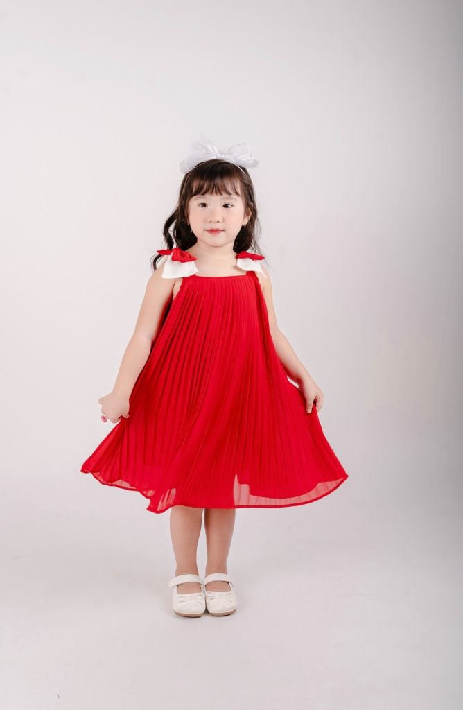 Đầm Voan Bé Gái Dập Ly Nơ Vai Kiểu