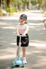 Set Váy Kaki Và Áo Thun In Hình Gấu QEE Bé Gái