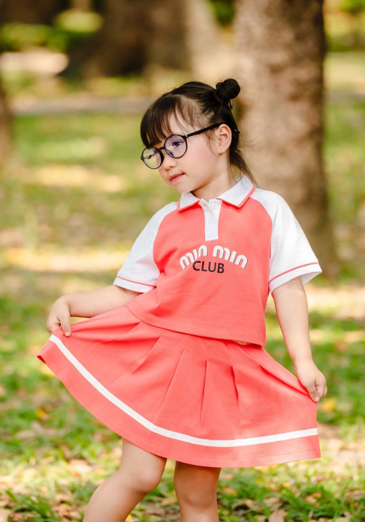 Set Váy Thể Thao Áo Cổ Bẻ Bé Gái In Chữ Min Min
