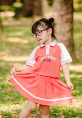 Set Váy Thể Thao Áo Cổ Bẻ Bé Gái In Chữ Min Min