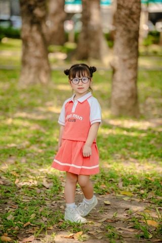 Set Váy Thể Thao Áo Cổ Bẻ Bé Gái In Chữ Min Min
