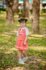 Set Váy Thể Thao Áo Cổ Bẻ Bé Gái In Chữ Min Min