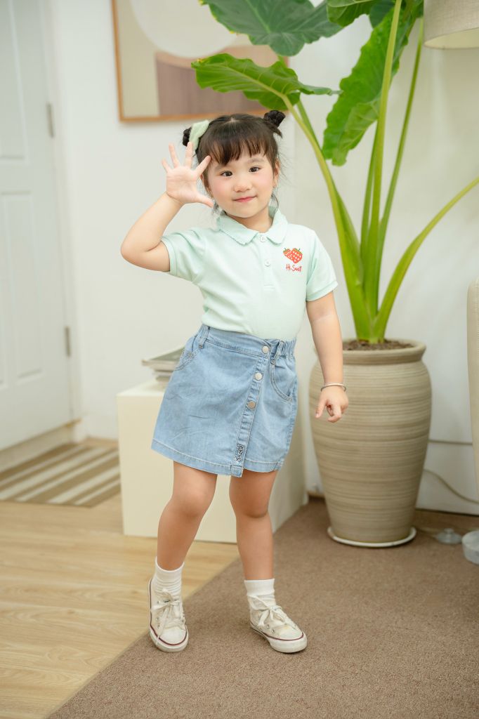 Áo Thun Polo Bé Gái Trái Dâu Bé Gái