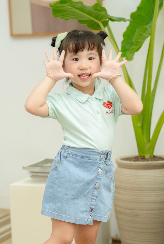 Áo Thun Polo Bé Gái Trái Dâu Bé Gái