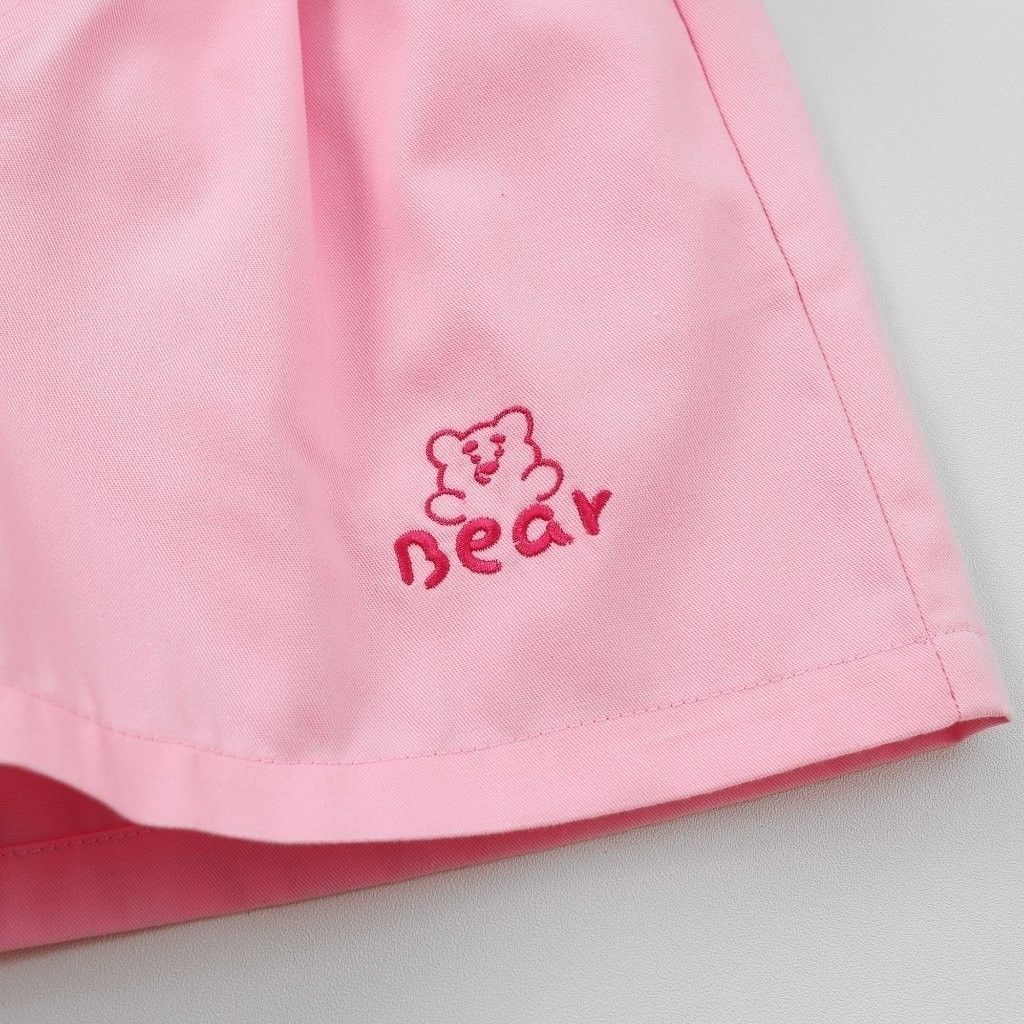 Set Bé Gái Áo Phom Rộng Kèm Quần Đùi Kaki In Gấu Lotso